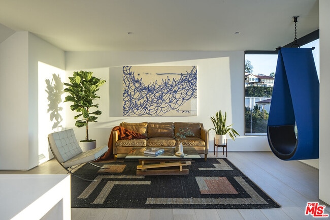 Building Photo - 2635 Hargrave Dr