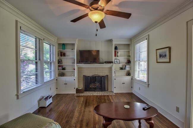 Building Photo - 1563 Fernando Dr