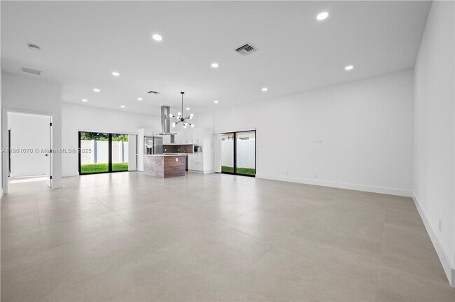 Foto del edificio - 1041 W Lakewood Rd