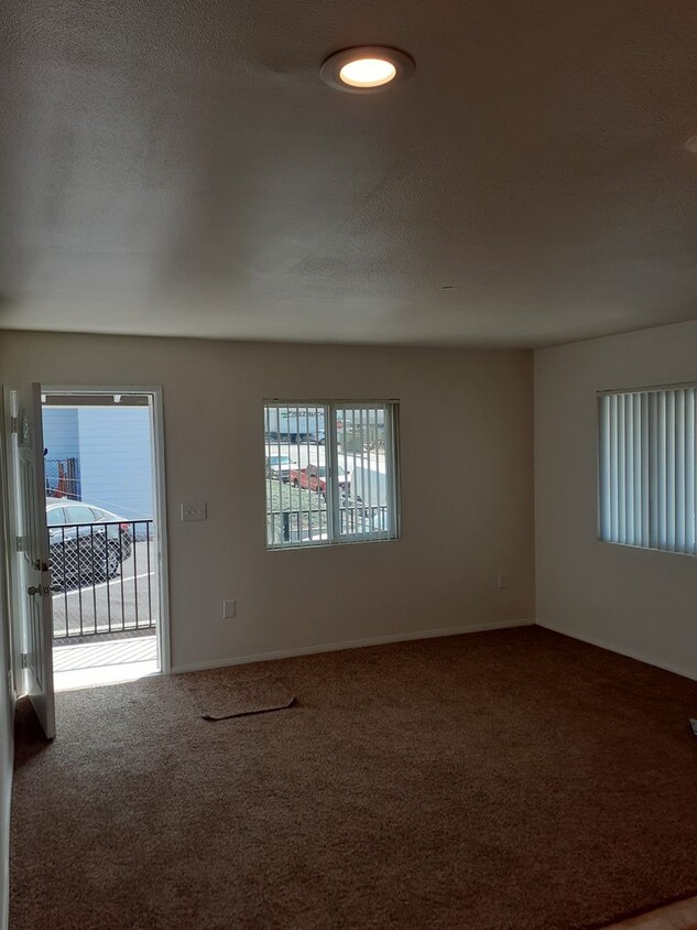 Building Photo - GLACIER AVE