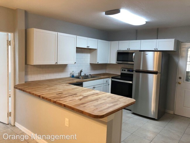 Building Photo - 3 br, 2 bath House - 2422 Pineway Dr