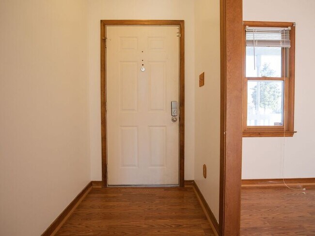 Foto del edificio - 7412 Pineleaf Dr