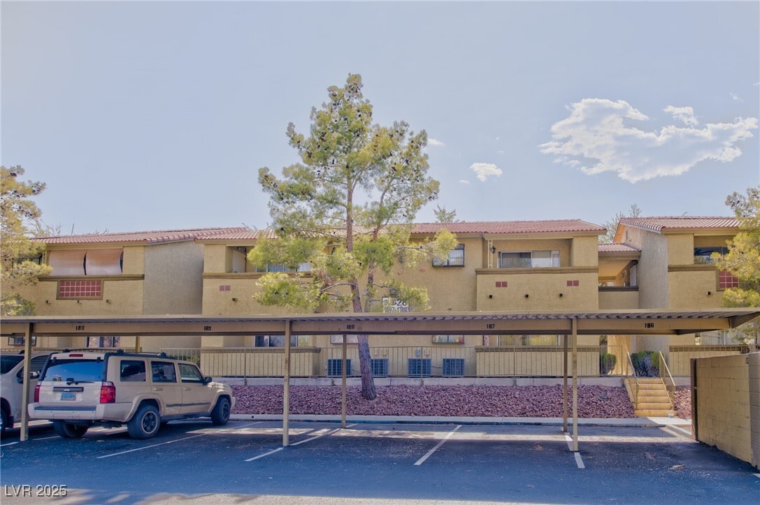 Primary Photo - 7200 W Pirates Cove Rd