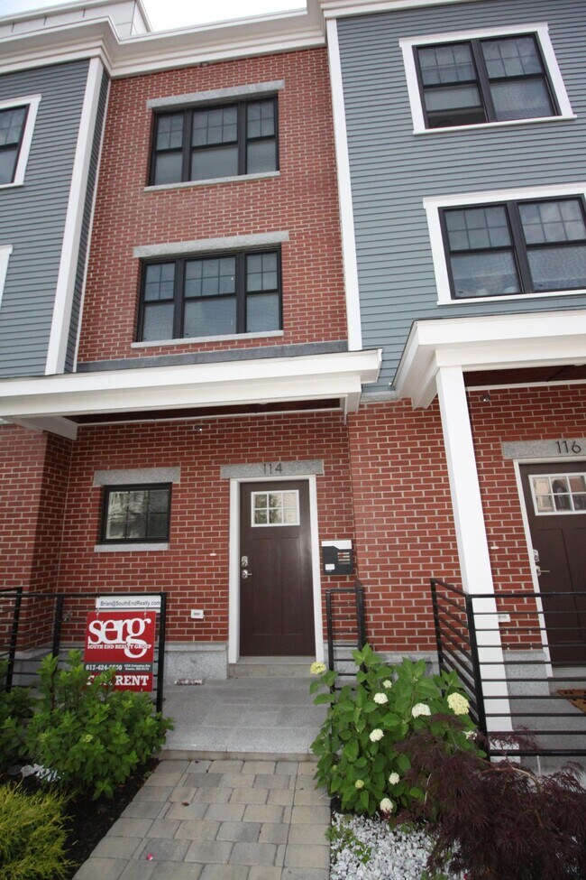 114 Main St Unit 114, Everett, MA 02149 Apartments in Everett, MA