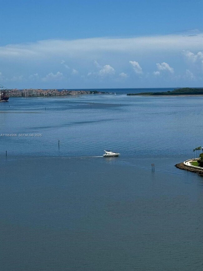 Building Photo - 300 S Biscayne Blvd