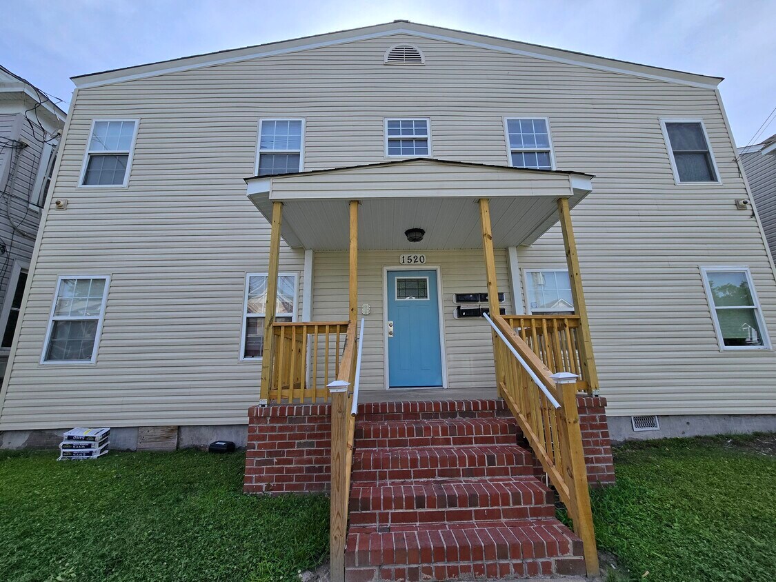 Primary Photo - 1520 Prentis Ave