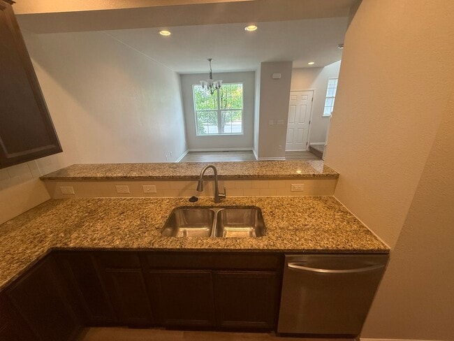 Building Photo - 4924 S Algonquian Way