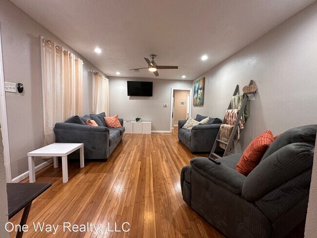 Foto del edificio - 3 br, 1.5 bath House - 3714 Yale Street