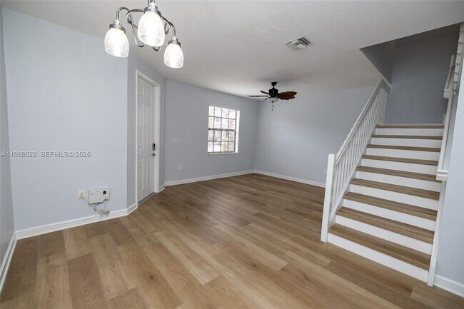 Foto del edificio - 3213 SE 6th St