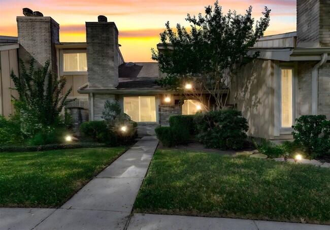 Foto del edificio - 11609 Village Pl Dr