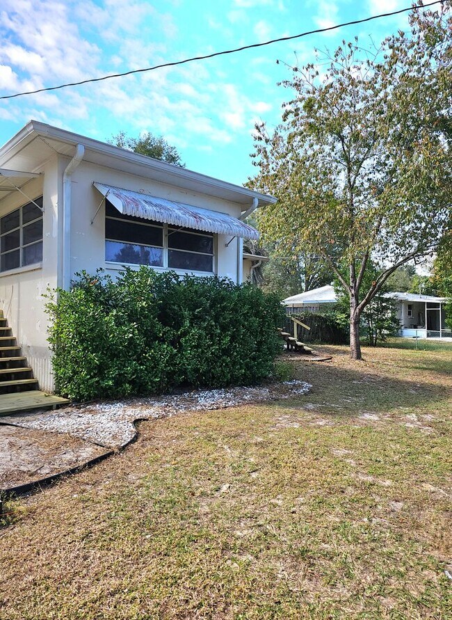 Building Photo - Newly Listed! This home is a must see!