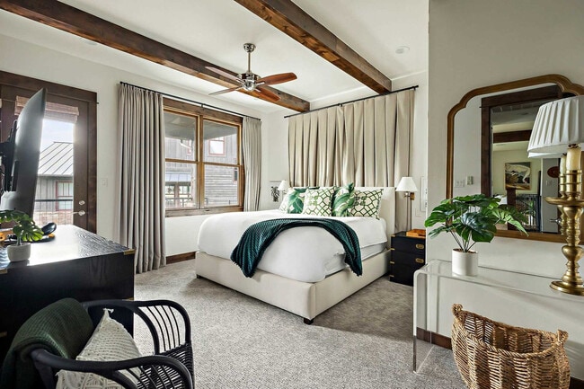 Building Photo - 19221 Lost Tree