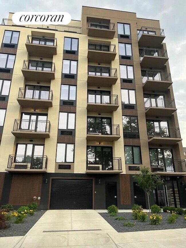 Foto del edificio - 143-26 84th Rd