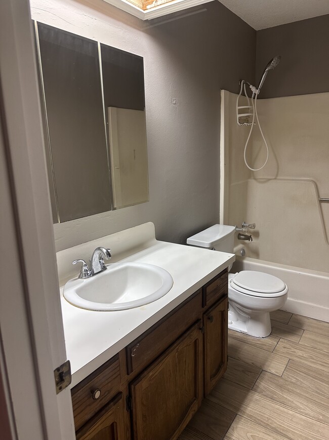 Foto del edificio - 5147 Berryville Ct
