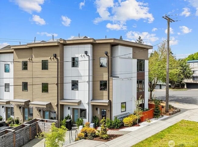 Building Photo - 10710 Holman Rd NW