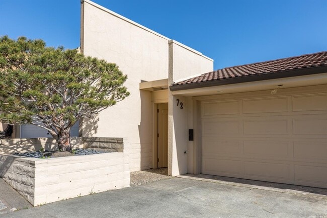 Building Photo - 72 Red Hill Cir
