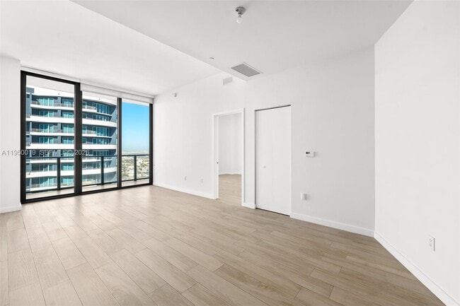 Foto del edificio - 1300 S Miami Ave