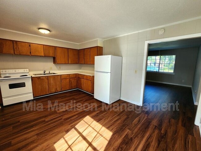 Building Photo - 4407 Caroline Dr