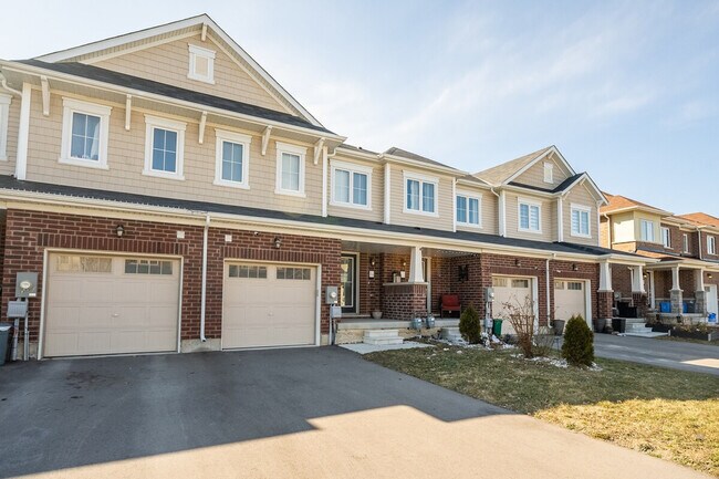 Building Photo - 104 Esther Cres