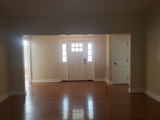 Foto del edificio - 1169 S Parker Church Rd