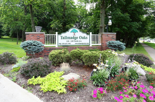 Foto del edificio - Tallmadge Oaks