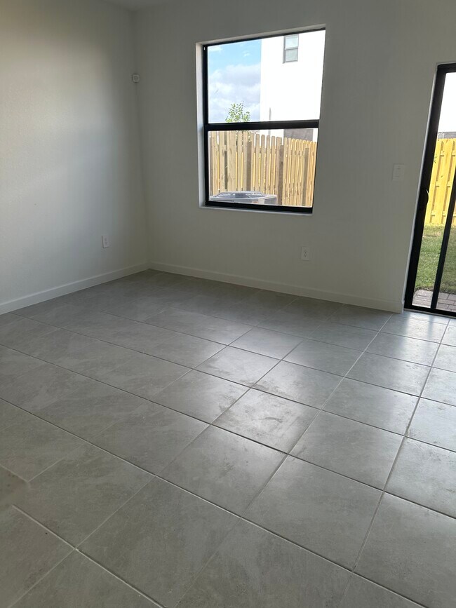 11791 SW 247th Ter, Princeton, FL 33032 Townhome Rentals in Princeton