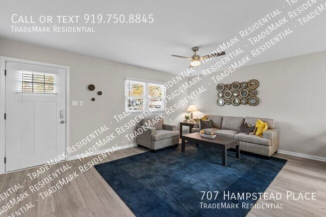 Building Photo - 707 Hampstead Pl