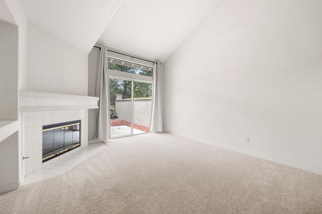 Foto del edificio - 631 S Glenhurst Dr