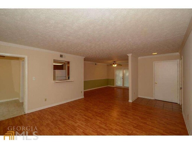 Building Photo - 131 Sterling Ct