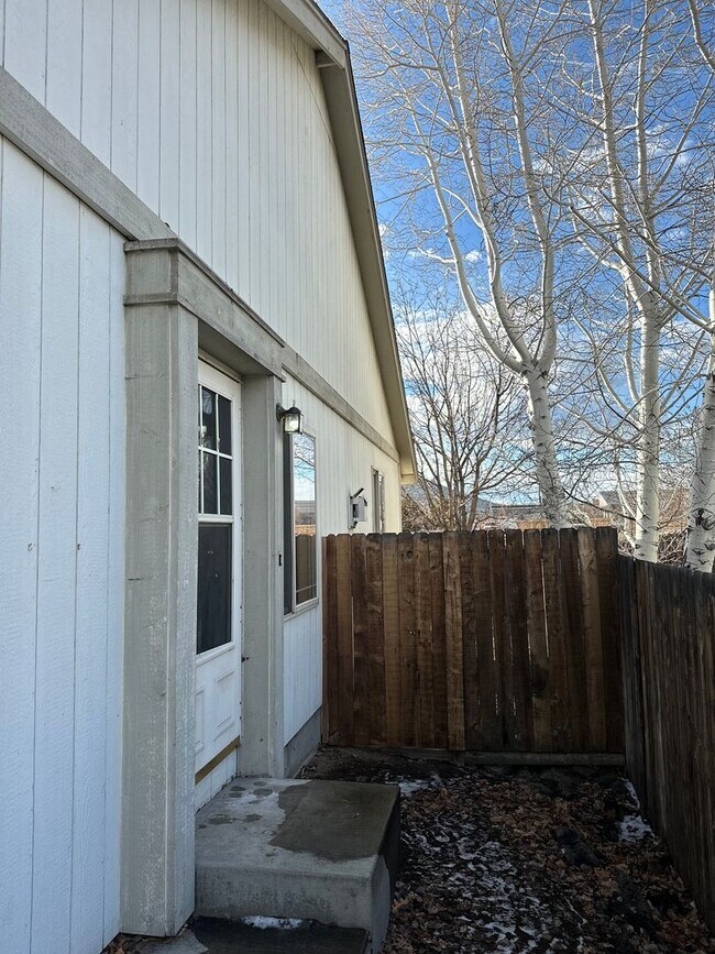 Foto del edificio - 1297 NE Dawson Dr