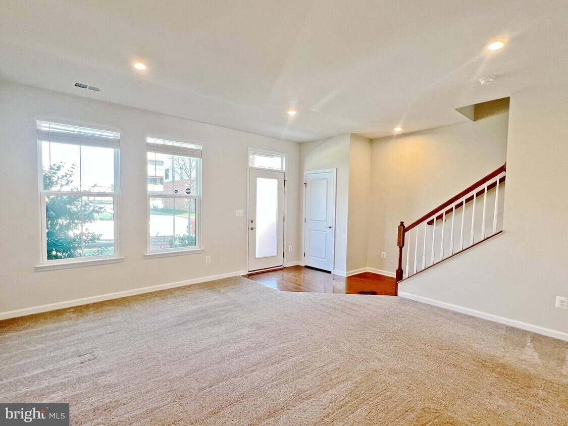 43479 Apple Orch Sq, Brambleton, VA 20148 Townhome Rentals in