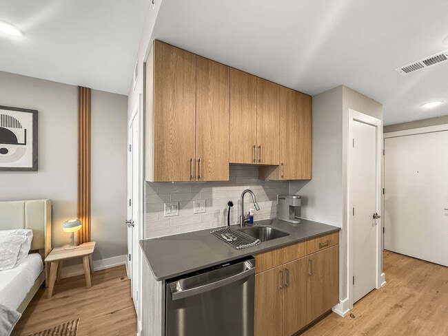 Building Photo - 626 N Delaware Ave