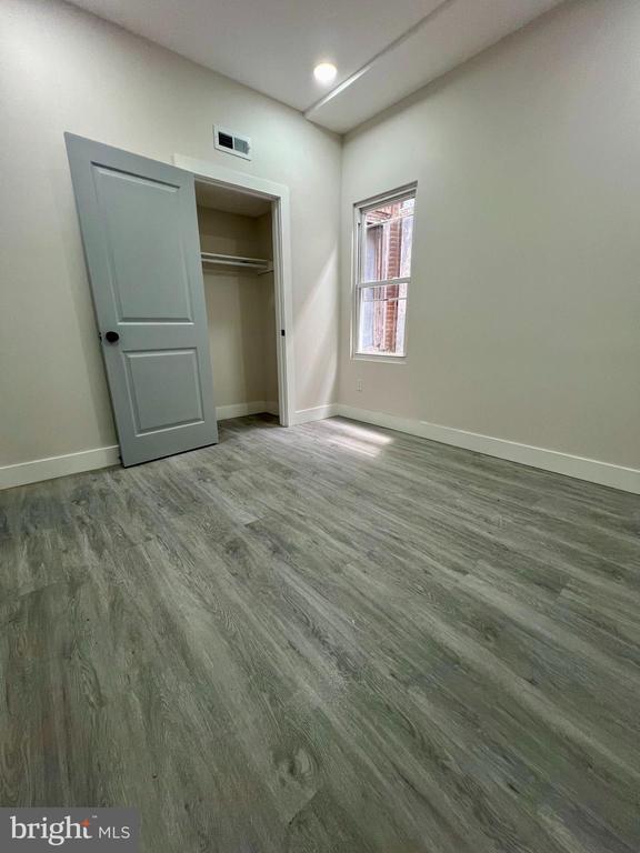 Foto del edificio - 32 S 62nd St