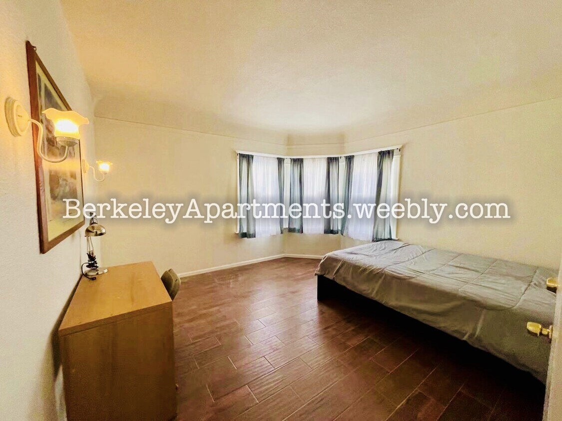 Foto del edificio - 2454 Bancroft Way