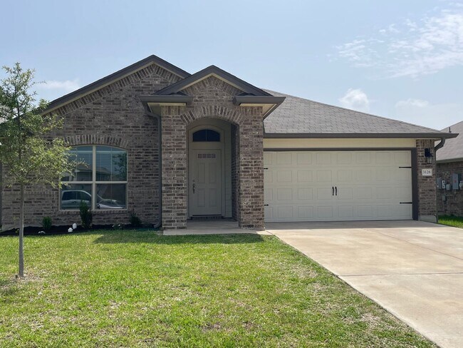 Foto del edificio - Available Now | Modern Single-Story 3 Bed, 2 Bath | Separate Office/Den | Big Yard | Pet Restrict...