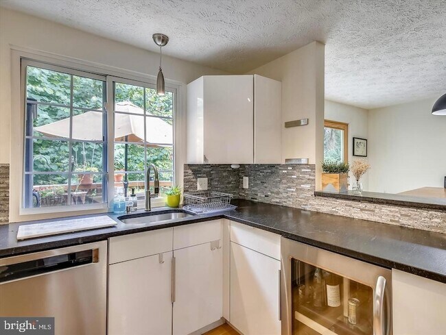 Foto del edificio - 2115 Preston Square Ct