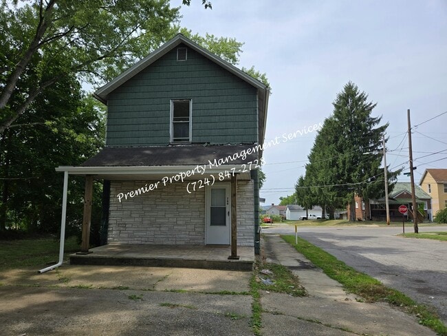 Building Photo - 766 Lathrop St
