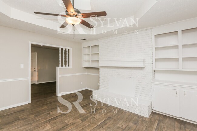 Building Photo - 450 Rolling Grove Dr