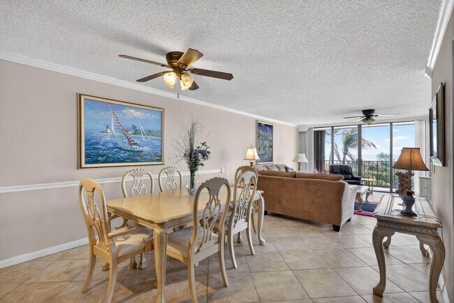 Building Photo - 9650 S Ocean Dr