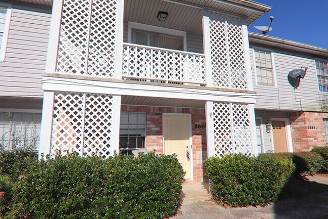 Foto del edificio - 8648 Glen Meadow Ln