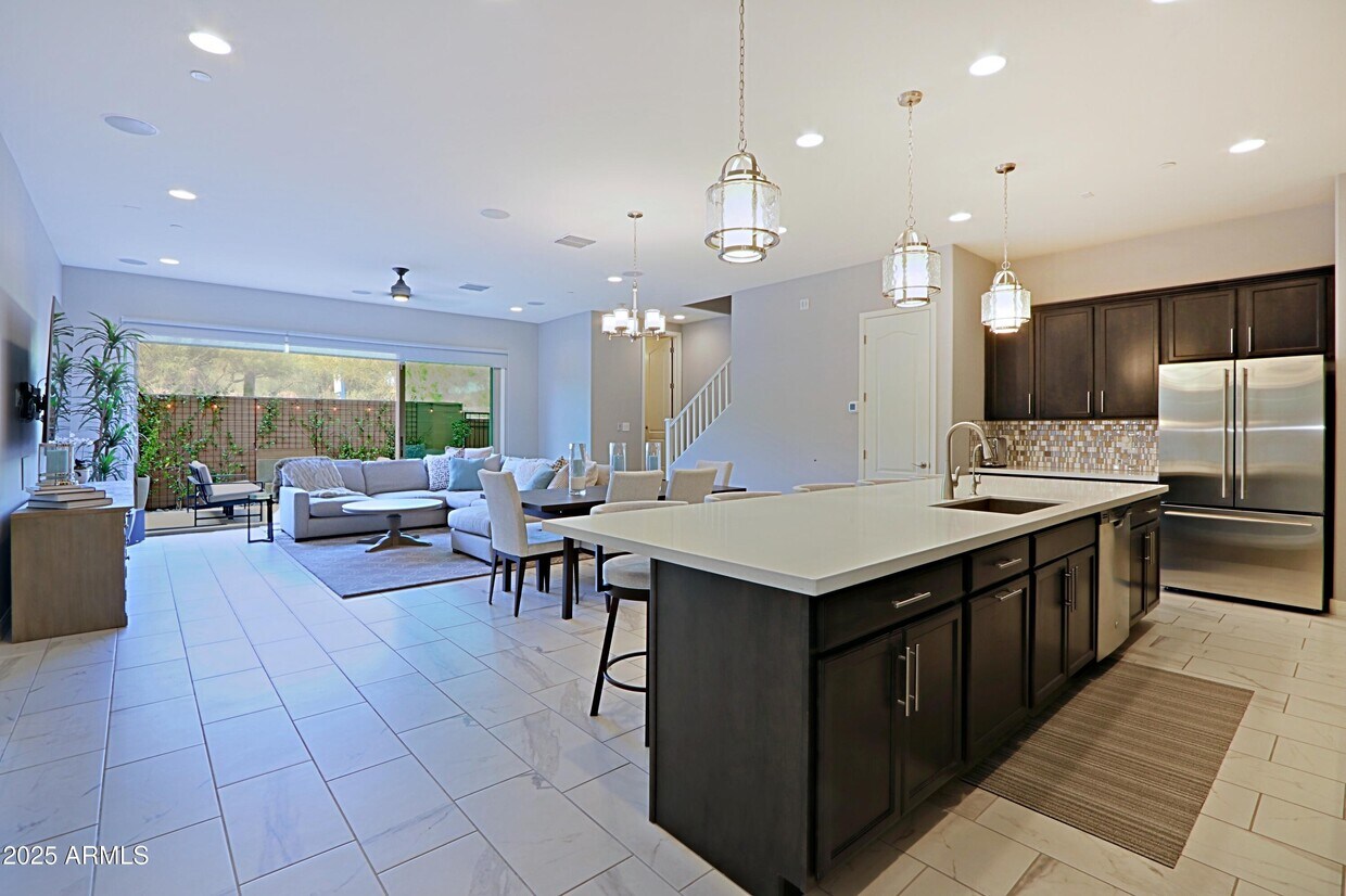 Foto principal - 7350 E Vista Bonita Dr