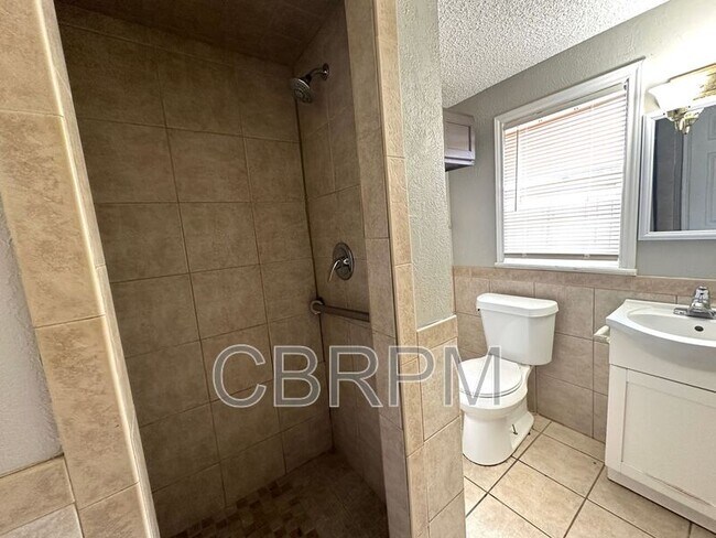 Foto del edificio - 320 N Flint Ave