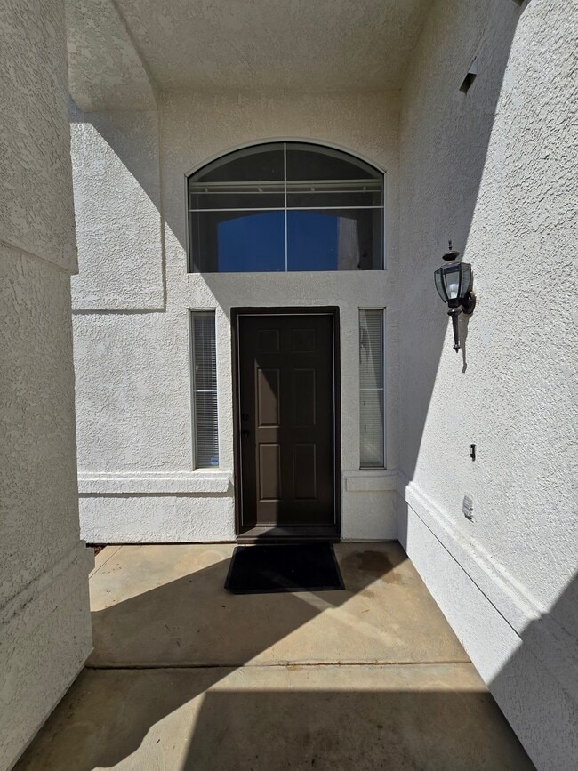 Building Photo - 1842 Loma Linda Cir