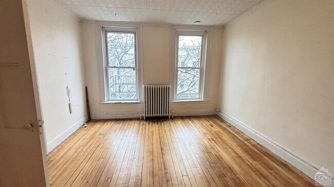 Foto del edificio - 612 Warren St