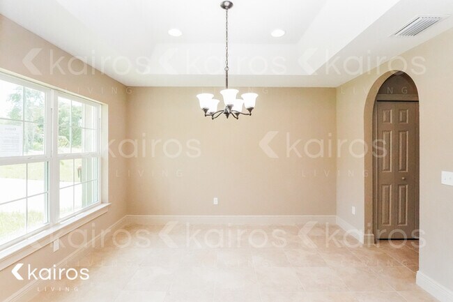 Building Photo - 17 Malauka Radial Cir.