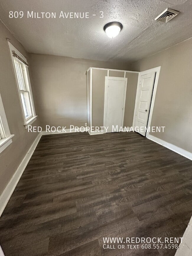 Building Photo - 809 Milton Ave