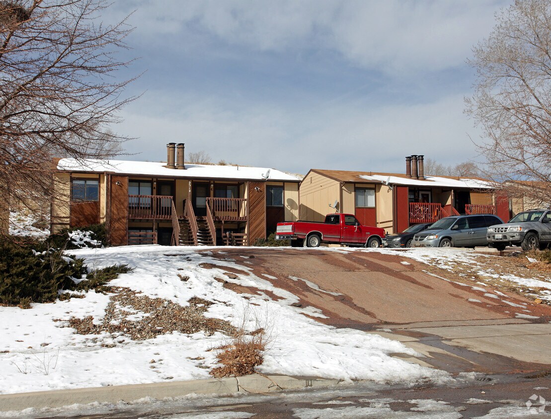 Primary Photo - 2914 Straus Ln