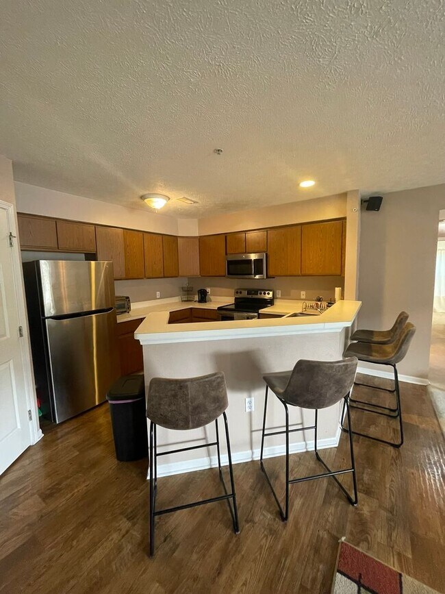 Foto del edificio - Fully Furnished & Move-In Ready Condo – Pr...