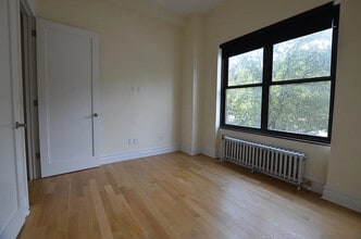 Building Photo - 257 W 97th St