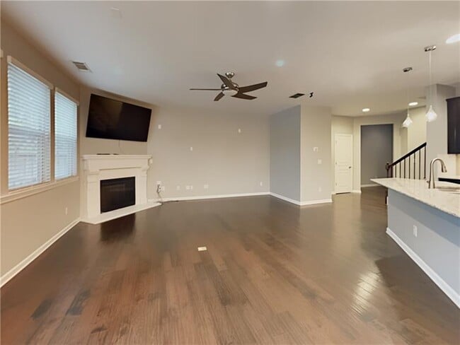 Building Photo - 1613 Trailview Way NE